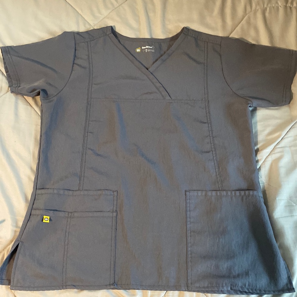 Wonder Wink scrub top